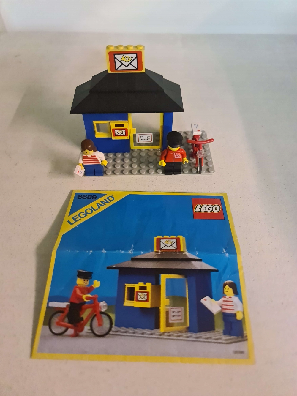 Sett 6689 fra Lego Classic Town serien.
Flott sett. Komplett med manual.