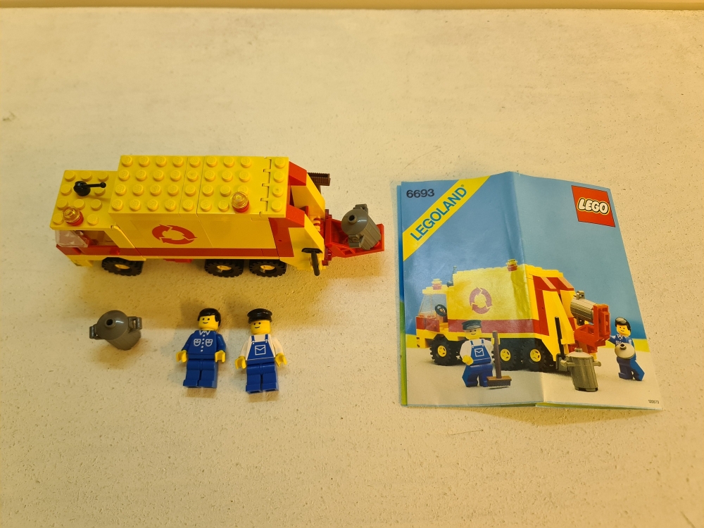 Sett 6693 fra Lego Classic Town serien.
Pent sett.
Komplett med manual.