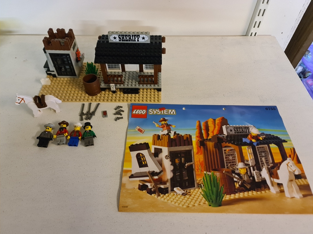 Sett 6755 fra Lego Western : Cowboys serien.
Meget pent.
Komplett med manual.