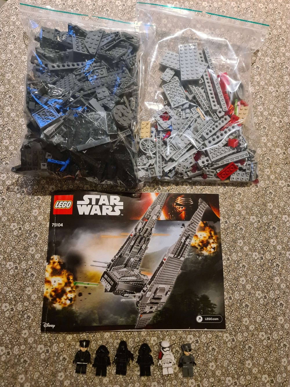 Sett 75104 fra Lego Star Wars : Edpisode 7 serien
Som nytt.
Komplett med manual.