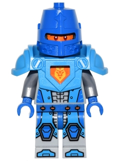 Royal Soldier / King's Guard - Blue Helmet with Eye Slit, Dark Azure Armor, Blue Hands
Komplett i god stand.