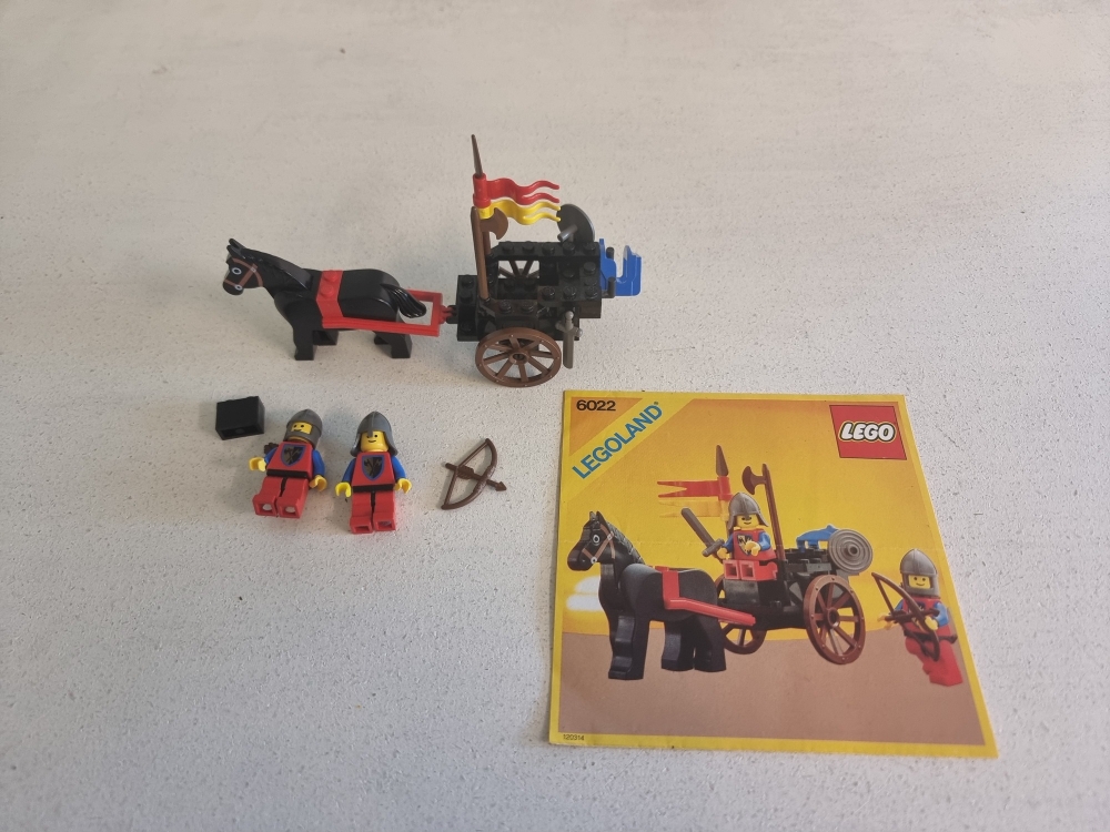Sett 6022 fra Lego Castle : Lion Knights serien.
Fint sett.
Komplett med manual.