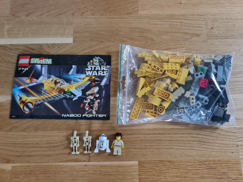 Sett 7141 fra Lego Star Wars : Episode 1 serien.
Flott sett.
Komplett med manual.