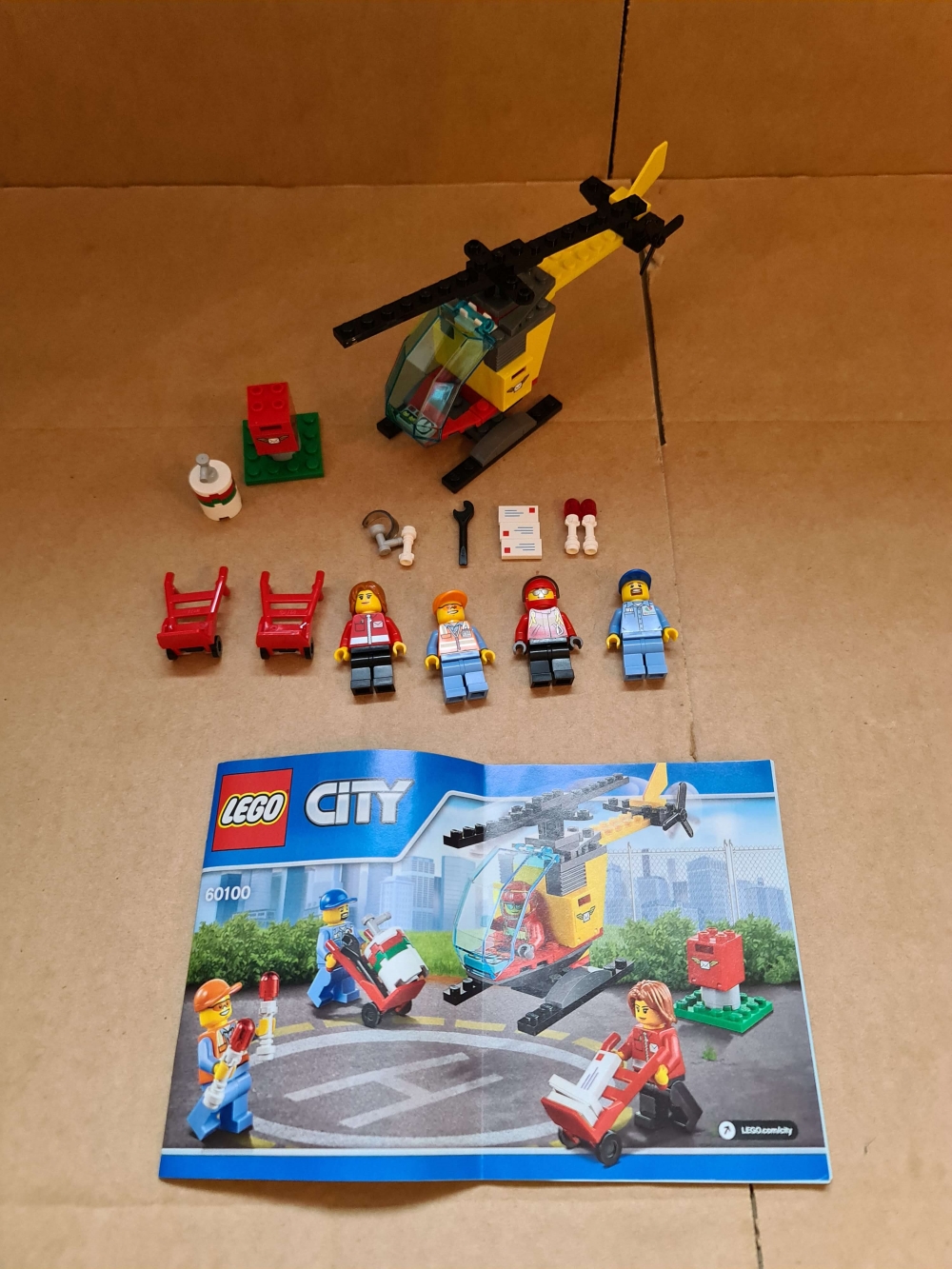 Sett 60100 fra Lego City serien.
Meget pent. Som nytt.
Komplett med manual.