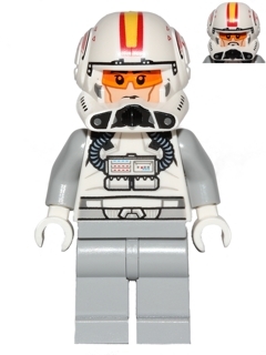 Clone Trooper Pilot (Phase 2) - Light Bluish Gray Arms and Legs, Light Nougat Head
Komplett i god stand.