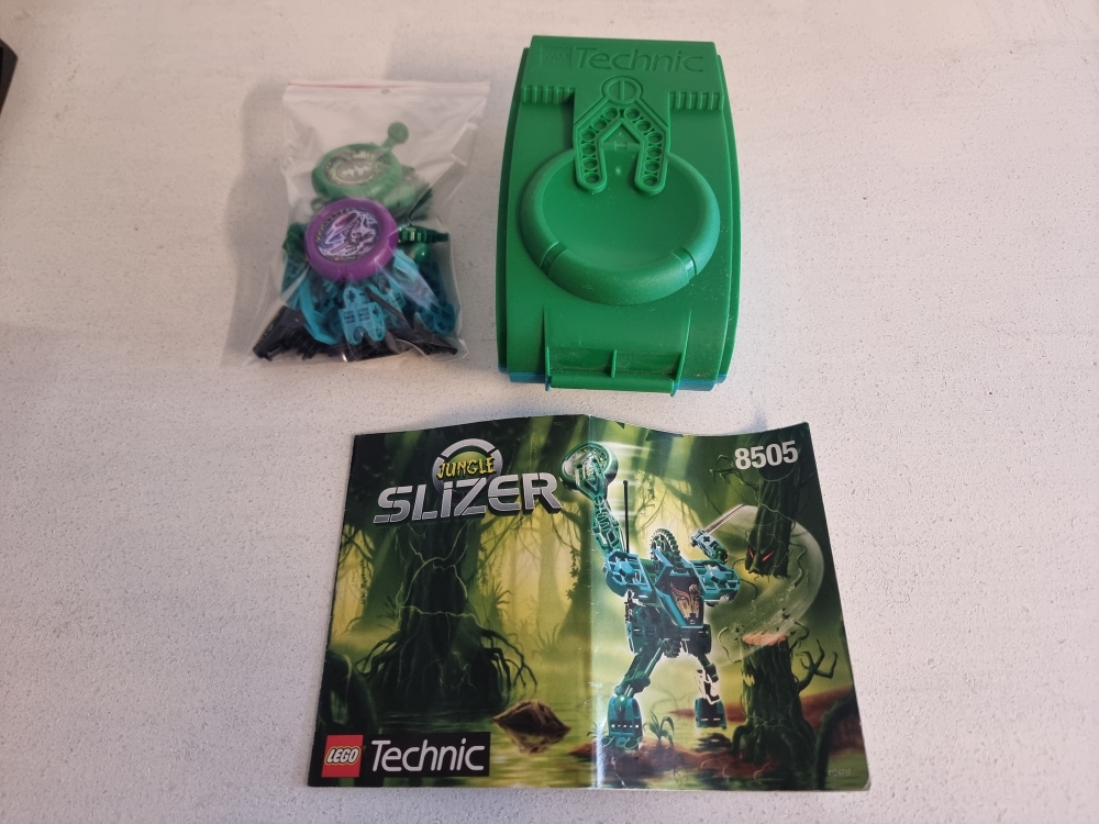 Sett 8505 fra Lego Technic : Slizer serien
Meget pent
Komplett med manual og boks.