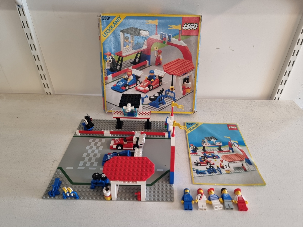 Sett 6381 fra Lego Classic Town serien.
Veldig fint sett. Komplett med manual og eske.