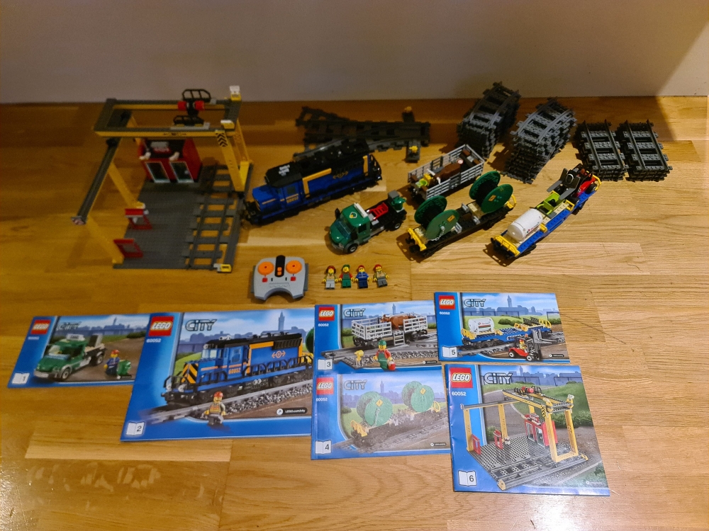 Sett 60052 fra Lego Train : RC Train serien.
Som nytt.
Komplett med manualer.
