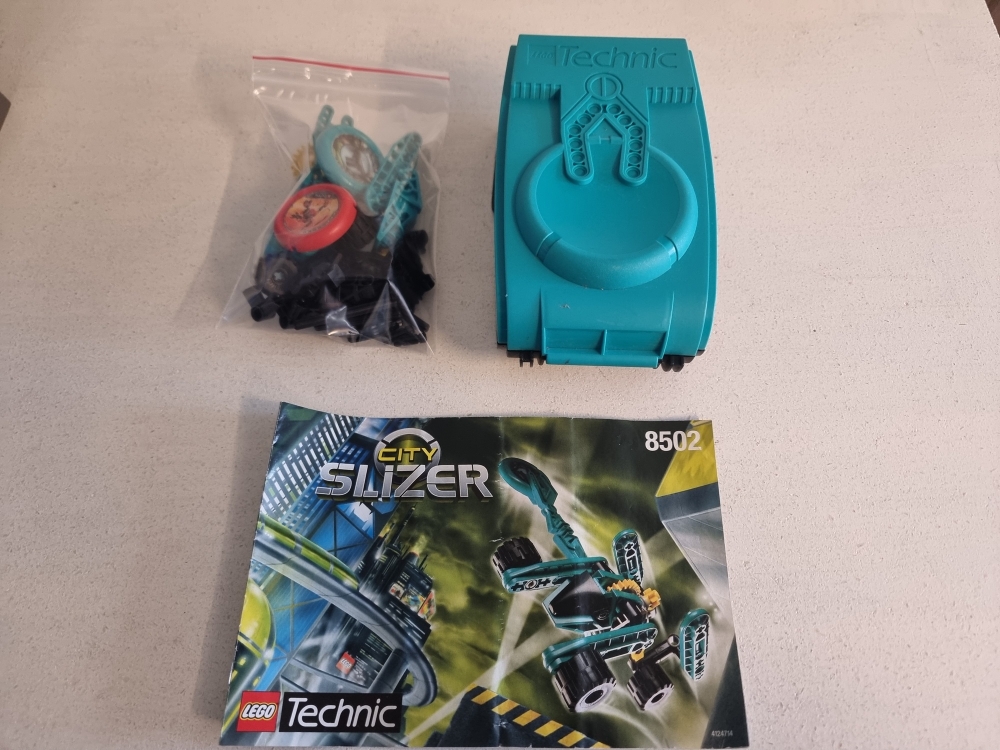 Sett 8502 fra Lego Technic : Slizer serien
Meget pent
Komplett med manual og boks.