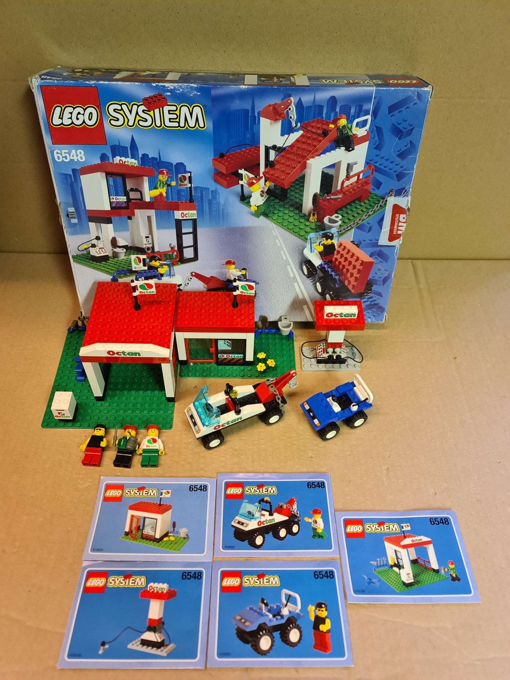 Sett 6548 fra Lego Town serien.
Meget pent. Som nytt.
Komplett med manualer og eske.