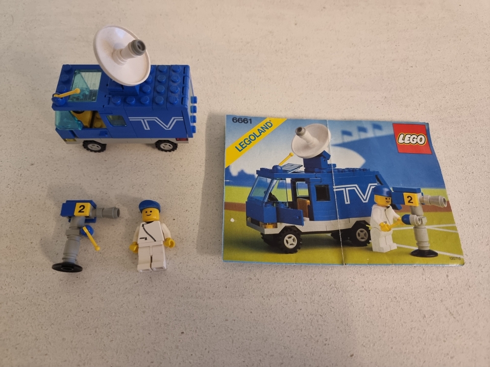 Sett 6661 fra Lego Classic Town serien.
Pent sett. Komplett med manual.