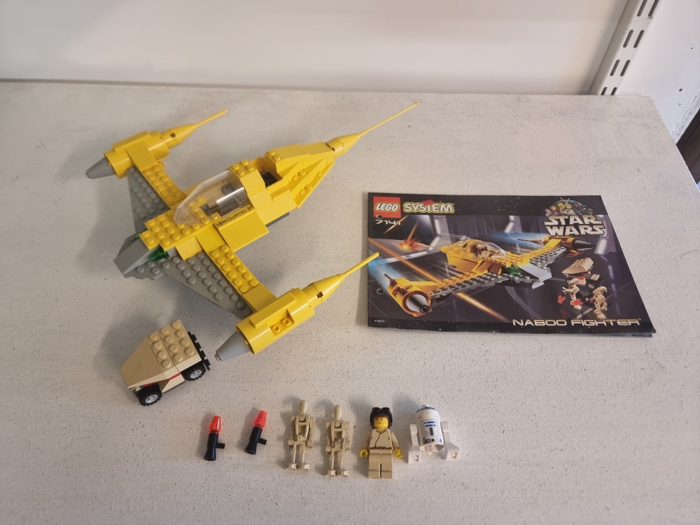 Sett 7141 fra Lego Star Wars : Episode 1 serien.
Meget pent sett.
Komplett med manual.