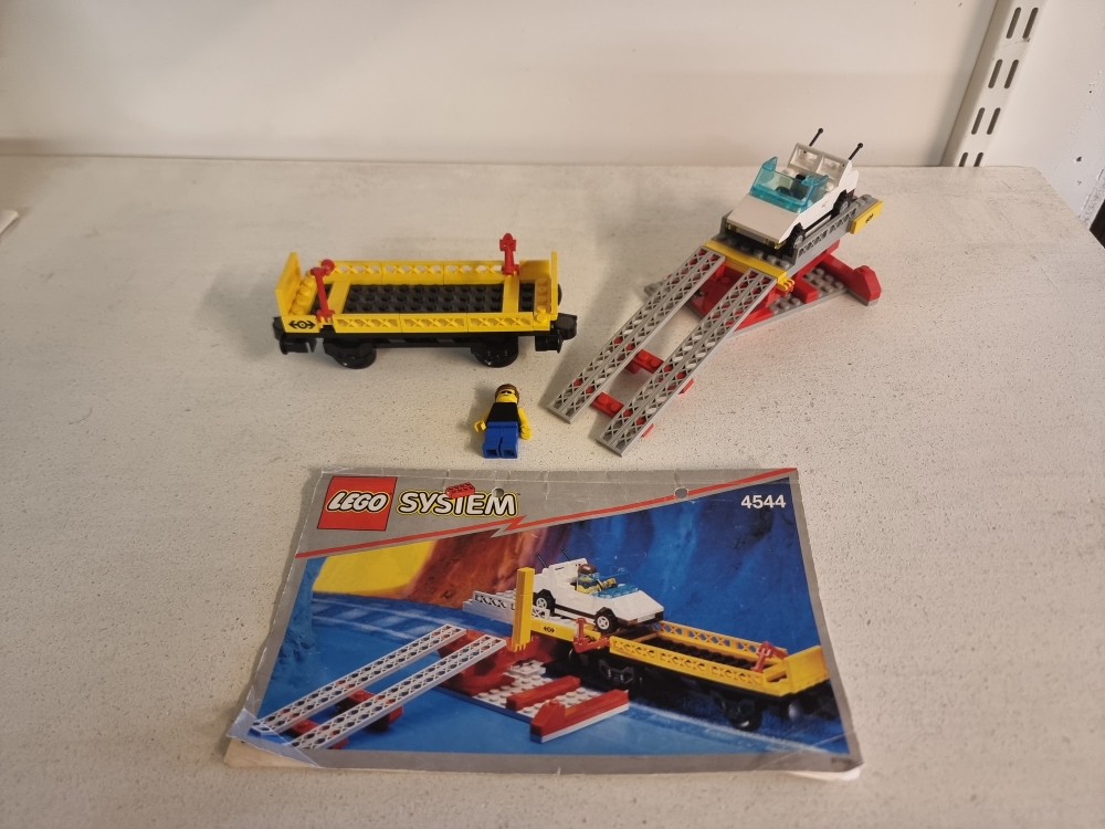 Sett 4544 fra Lego Train : 9V serien
Pent sett.
Komplett med manual.
