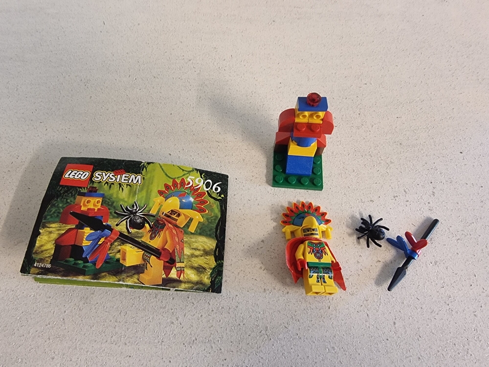 sett 5906 fra lego Adventurers : Jungle serien
Pent sett. Pen figur.
Meget sjeldent sett.
Komplett med manual.
